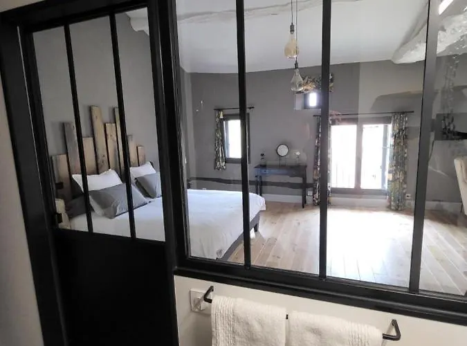 Pensión Au Clos Des Dély - D Hôtes Référence Climatisée Mareuil (Charente)