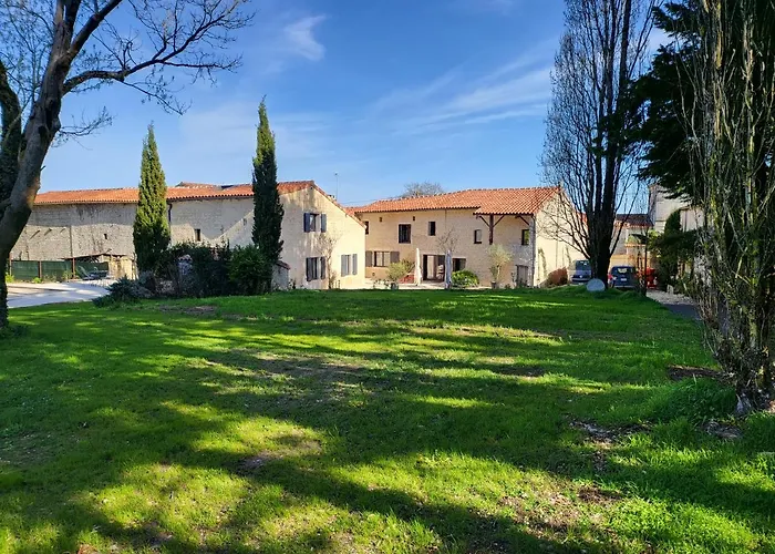 Pensión Au Clos Des Dély - D Hôtes Référence Climatisée Mareuil (Charente)