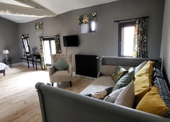 Pensión Au Clos Des Dély - D Hôtes Référence Climatisée Mareuil (Charente)